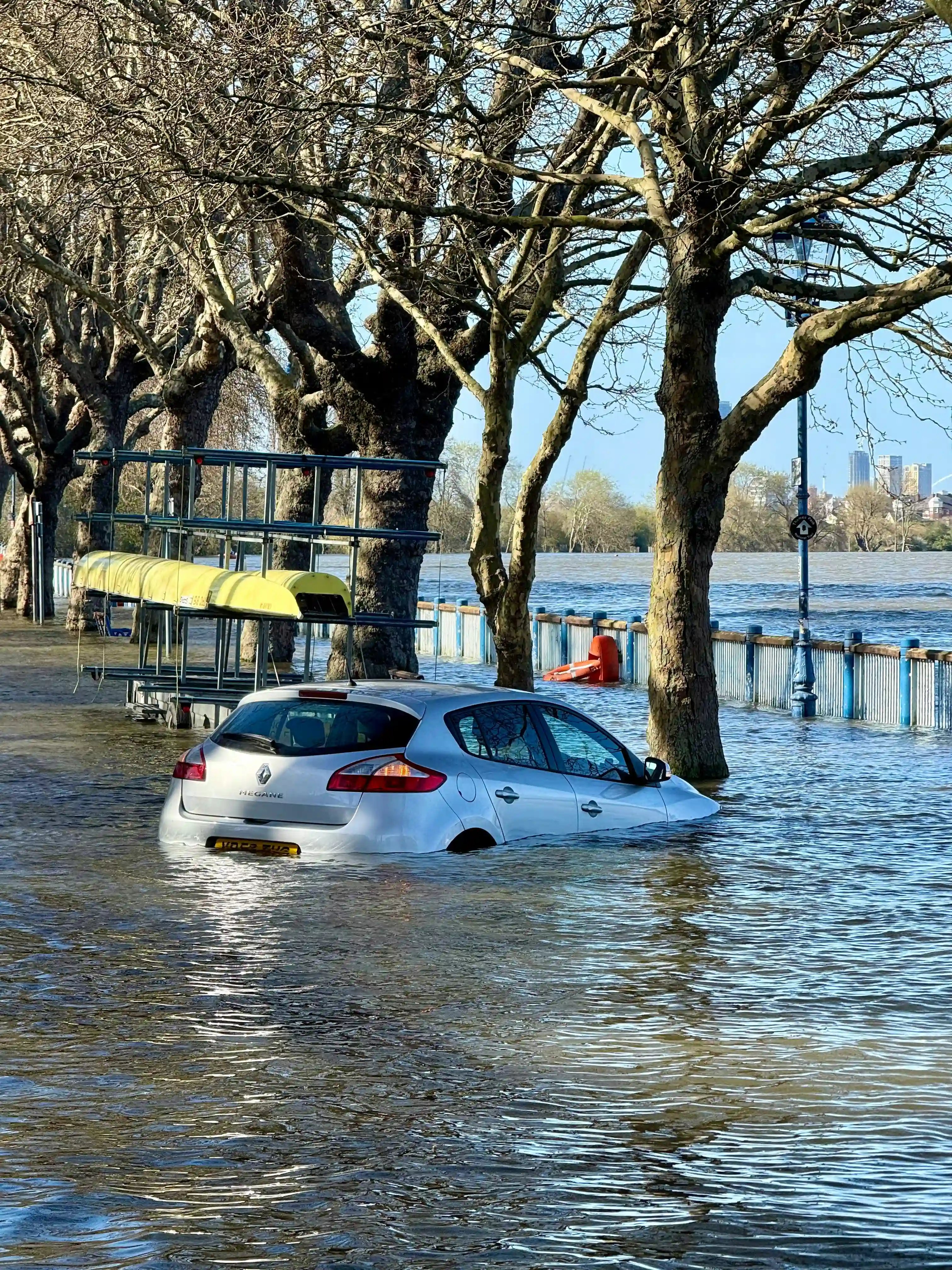 Alabama River flooding near downtown Montgomery Alabama affecting nearby homes